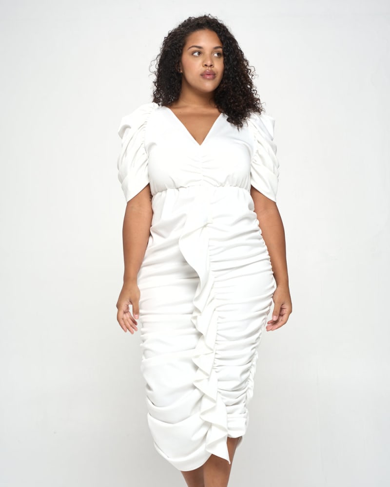 Front of a model wearing a size 1X Vanessa Ruched Midi Dress in Ivory by L I V D. | dia_product_style_image_id:240614